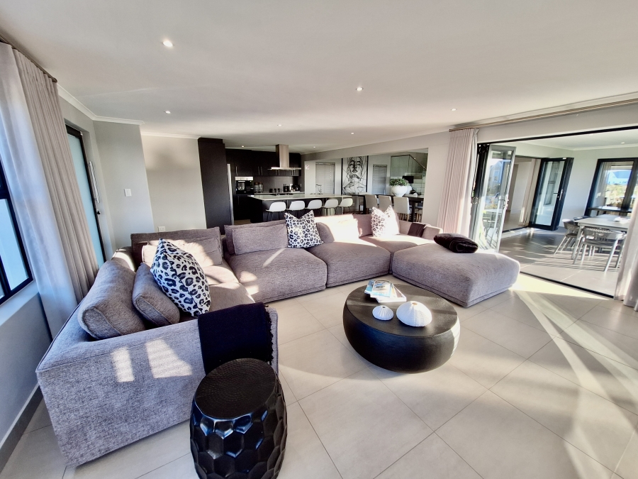 4 Bedroom Property for Sale in Grotto Bay Western Cape